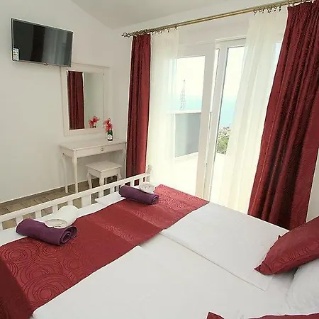 Holiday home Belvedere Mit Beheiztem Schwimmbad, Garten Makarska